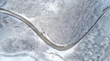 Karla kaplı Bolu Dağı havadan görüntülendi