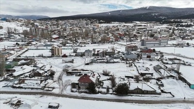 Kars ile Ardahan'da kar ve soğuk hava etkili oldu