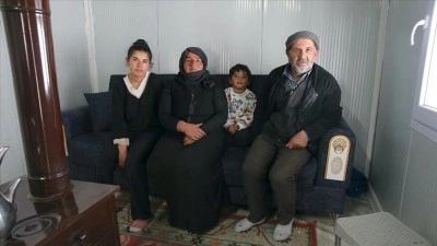 Kars'ta evleri yaşanmaz durumdaki &uuml;&ccedil; aile devlet eliyle yeni yuvalarına kavuştu