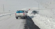 Kars’ta kar, kazaları da beraberinde getirdi