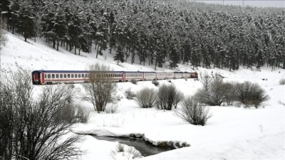 Kars ve Ardahan'da kar yağışı ve soğuk hava etkili oluyor