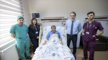 Kars'ta darbedilmesi sonrasında kalp rahatsızlığı tespit edilen hekim ameliyatla sağlığına kavu