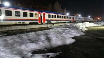 Kars'ta heyelan sonucu aksayan tren seferleri normale döndü