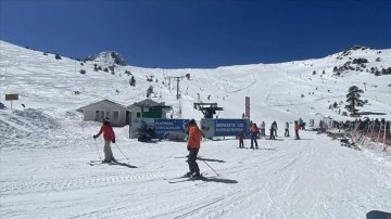 Kartalkaya Kayak Merkezi sezonu kapattı