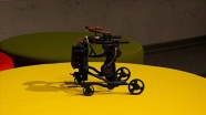 Kas hastası çocuklar için 'mobil yürüme robotu' tasarladılar