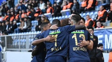 Kasımpaşa, 3 puanı 4 golle aldı