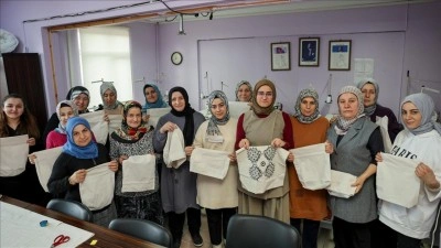 Kastamonu'da kursiyer kadınlar hem &ccedil;evreye hem aile ekonomisine katkı sağlıyor