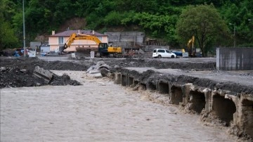 Kastamonu'da derelerin su seviyesinin yükselmesi nedeniyle 15 geçici köprü zarar gördü