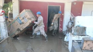 Kastamonu'da jandarmanın sel bölgesindeki çalışmaları kliple anlatıldı