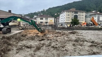 Kastamonu'nun İnebolu ilçesinde şiddetli yağış sebebiyle okullar tatil edildi