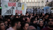 Katalonya'da siyasetçilerin mahkumiyetine karşı protestolar sürüyor