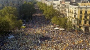 Katalonya'nın bağımsızlık talebi sokaklara yansıdı
