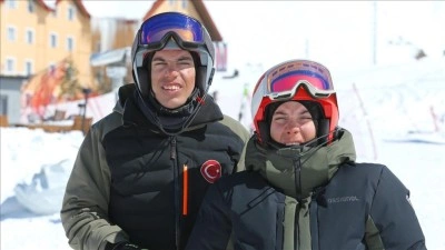 Kayağın "&ouml;zel ikizleri" Fransa'da altın madalya kazanmak i&ccedil;in aralıksız &ccedil;alışıyor