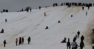 Kayak merkezi açılmadan insan akınına uğradı