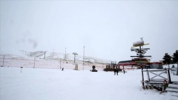 Kayak sezonunun henüz başlamadığı Erciyes'te oteller yılbaşına hazır