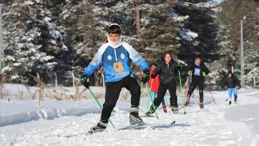 Kayaklı koşucular milli takım hayaliyle Dumanlı Tabiat Parkı'nda kampta
