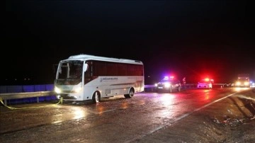 Kayseri'de devrilen yolcu otobüsündeki 3 kişi öldü, 19 kişi yaralandı