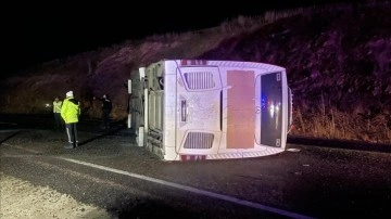 Kayseri'de otobüs devrilmesi sonucu 38 kişi yaralandı