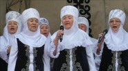 Kazakistan'da 80'lik nineler korosu