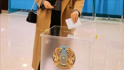 Kazakistan, yeni anayasa i&ccedil;in sandık başında