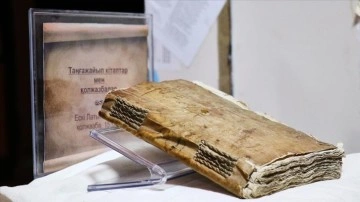 Kazakistan’da insan derisiyle kaplı 5 asırlık el yazması gizemini koruyor