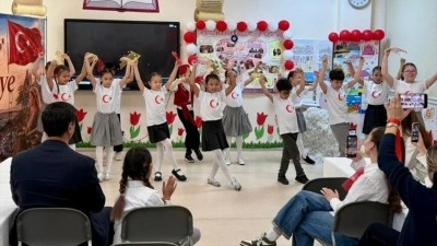 Kazakistanlı &ccedil;ocuklar, derslerinde T&uuml;rk k&uuml;lt&uuml;r&uuml; ve geleneklerini canlandırdı