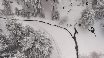 Kazdağları Milli Parkı’ndaki kar manzaraları dronla görüntülendi
