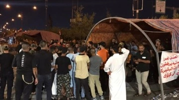 Kerkük'te Irak ordusuna bağlı karargahın KDP'ye geri verilme kararına karşı protestolar sü