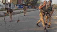 Keşmir'de 2 çocuk hayatını kaybetti