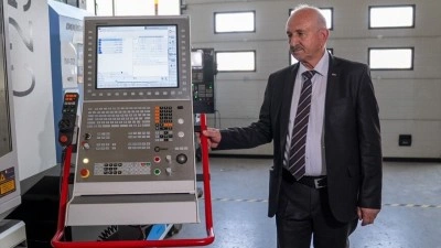 Kıbrıs Barış Harekatı'nda sanayi iş&ccedil;ileri tezgahlarını vatan i&ccedil;in Mehmet&ccedil;iğe adadı