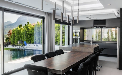 Kıbrıs’ta Mobilya Üretimi: Kalite, Estetik ve Modern Tasarımın Buluşması