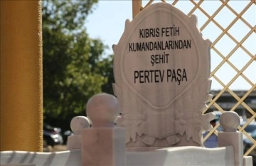 Kıbrıs'ın fethinin kumandanlarından Pertev Paşa'nın anıt türbesi Maraş'ta ziyarete aç