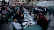 Kilis&#039;te 5 bin 500 Türk ve Suriyeli birlikte iftar açtı