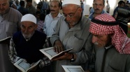 Kilis'teki Suriyeli sığınmacılara 5 bin Kur'an-ı Kerim hediye edildi