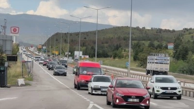 'Kilit kavşak' Kırıkkale'de bayram &ouml;ncesi trafik yoğunluğu s&uuml;r&uuml;yor
