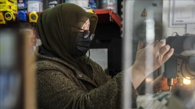 Kilitli kapılara "kadın eli" değiyor