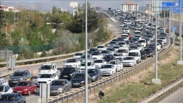 Kırıkkale'de bayram tatilinin son gününde dönüş yoğunluğu devam ediyor
