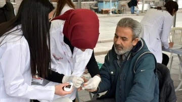 Kırıkkale'de 'Genç Yeryüzü Doktorları' vatandaşları gönüllü muayene etti