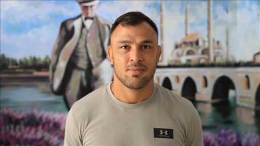 Kırkpınar'ın en yaşlı başpehlivanı Osman Aynur, dualı çayırı bırakmak istemiyor