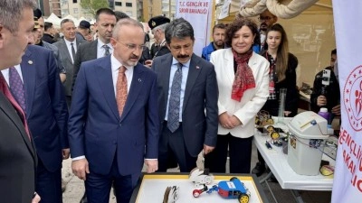 Kırşehir'de 5. AR-GE Proje Pazarı ve 3. Cacabey Bilim Şenliği başladı