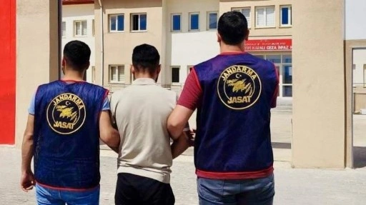 Kırşehir'de 8 yıl 9 ay kesinleşmiş hapis cezası bulunan hükümlü apartmanın bodrumunda yakalandı