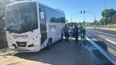 Kırşehir'de iş&ccedil;i servislerinin karıştığı kazada 42 kişi yaralandı