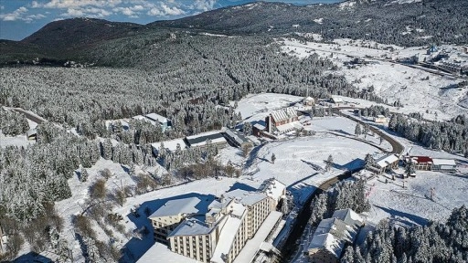Kış turizmi merkezlerinden Uludağ'a yağan kar rezervasyonlara hareketlilik getirdi