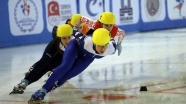 Kısa mesafe sürat pateni yarışında altın madalya Rus sporcunun