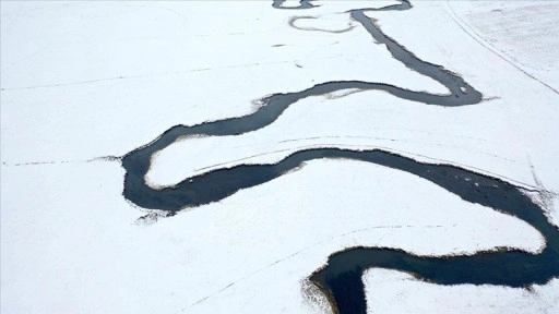 Kışın donmayan ve göz kamaştıran menderesler hayvancılığa katkı sağlıyor