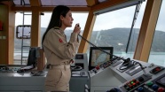 Kıyı Emniyetinin ilk kadın römorkör kaptanı dümen başında