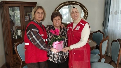 Kızılay Kocaeli İl Kadın Kolları Başkanlığından Öğretmenler Günü ziyareti