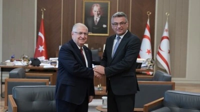 KKTC Cumhurbaşkanı Erh&uuml;rman, Milli Savunma Bakanı G&uuml;ler'i kabul etti