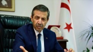 KKTC Dışişleri Bakanı Ertuğruloğlu, İngiltere&#039;den Rum yanlısı politikasına son vermesini istedi