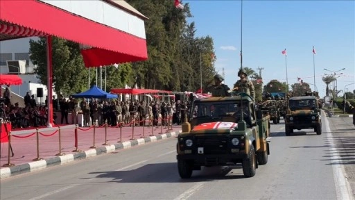 KKTC'nin 42. kuruluş yıl dönümü ve 15 Kasım Cumhuriyet Bayramı törenlerle kutlandı